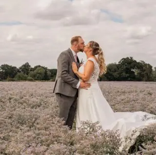 Beautiful pic by @savona.photography  At @stockstreetfarmbarn . #bridalmakeup #bridalmakeupartist #bridalmua #weddingmakeup #weddingmakeupartist #weddingmua #essexwedding #essexweddingmakeup #essexweddingmakeupartist #essexweddingmua #stockstreetfarmbarn