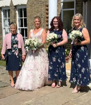 I had such fun on Sunday at @thereidrooms getting the gorgeous Nikki and her wedding party ready for her Wedding.💕 
#bridalmakeup #bridalhair #bridalmakeupartist #bridalmua #bridalhair #bridalhairstyle #bridalhairstyles #bridalupdos #bridalupdo #reidrooms #reidroomswedding #essexwedding #essexbride #essexweddingmakeup #essexweddingmakeupartist #essexweddingmua #essexweddinghair #essexweddinghairstylist